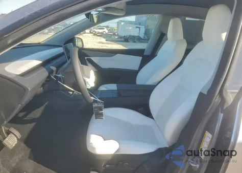 2026 Tesla Model Y z USA, uszkodzony, nr VIN 7SAYGDED6TA418764